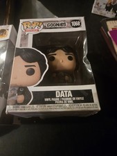 DATA Funko POP Movies The Goonies 1068 Data Mit Handschuh Punch Package Creased