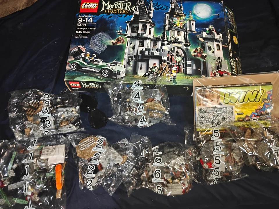 LEGO 9468 Monster Fighters Vampyre Castle Retired Set Very damaged box - Image 3 of 4