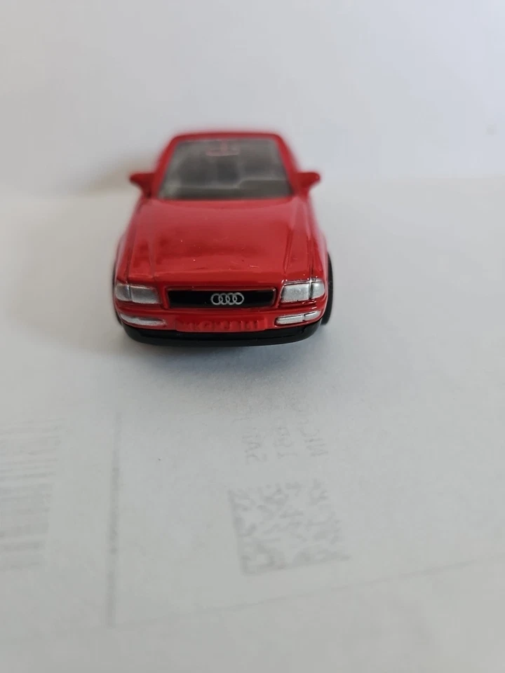 Convertible Siku Audi Carbrilet 0841 rojo con interior negro Foto 3 de 4