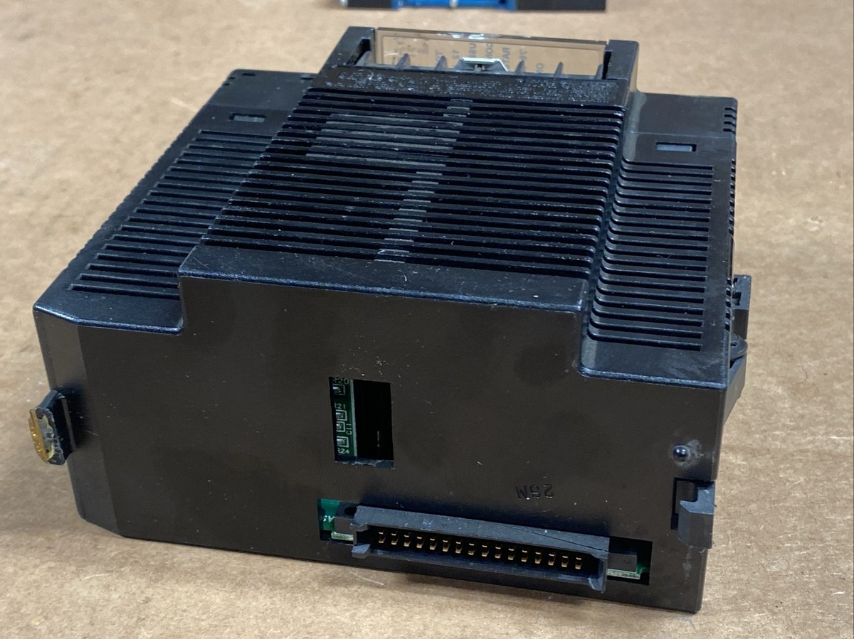 GE Fanuc IC693PWR331D Series 90-30 Power Supply 24VDC HI-CAP 30W