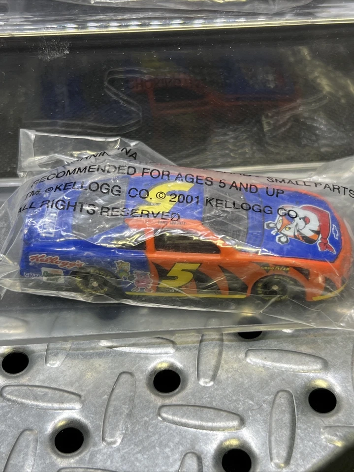 Coche Honey Nut Cheerios Hot Wheels #43 John Andretti Roadrunner + Coches de 5 MB NUEVO Foto 3 de 4