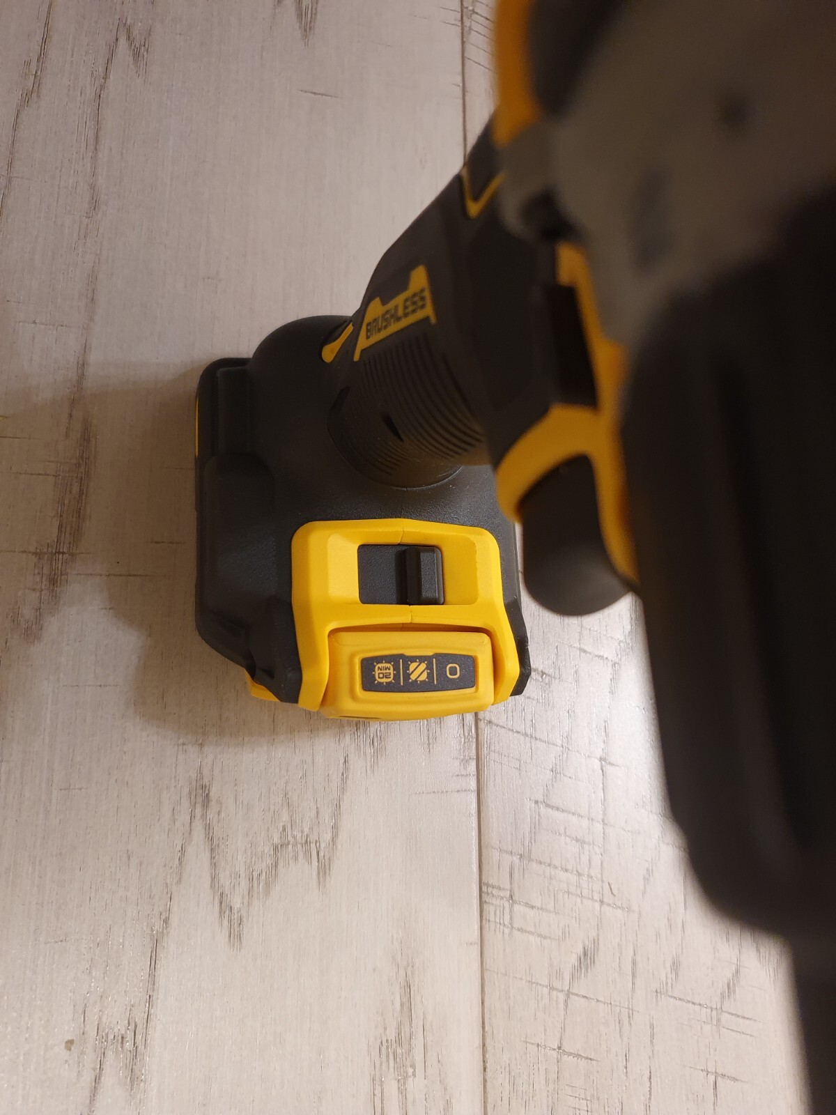 DEWALT DCD805 20V 20 Volt MAX XR Brushless 1/2" Hammer Drill Driver - NEW