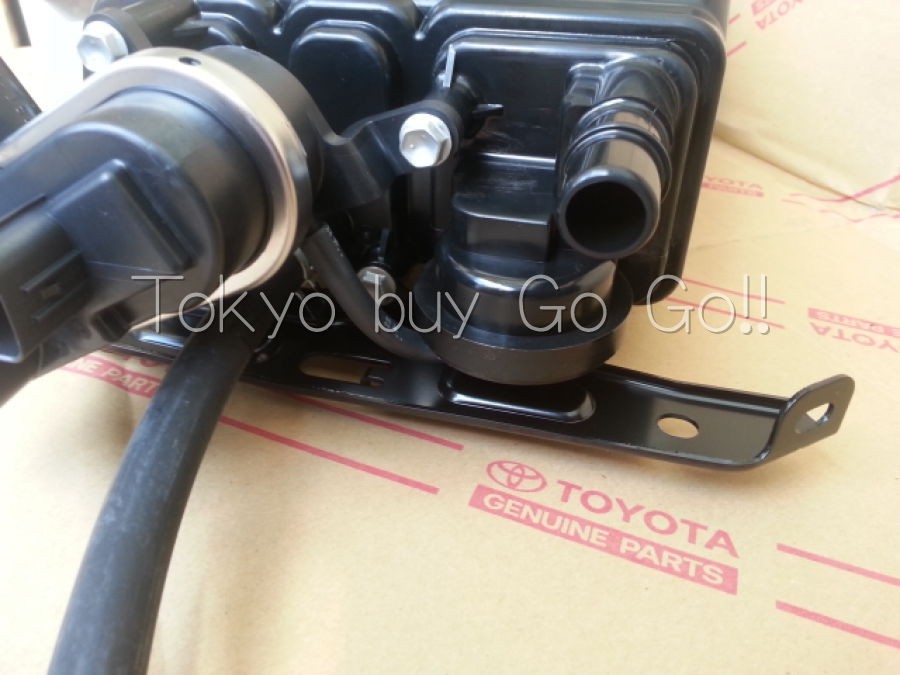 Toyota Land Cruiser 100 Vapor Charcoal Canister Genuine OEM Parts 2005.