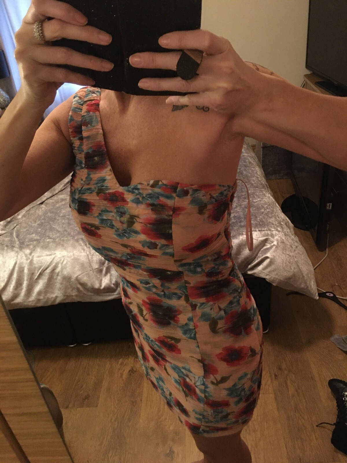 Picture 1 of 4