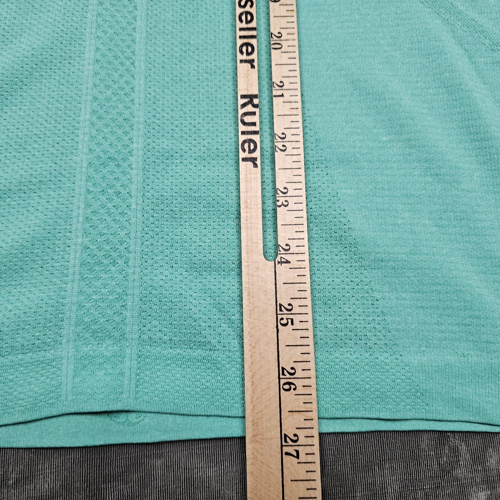 Lululemon Shirt Womens 8 Green Swiftly Tech Short Sleeve Seamless Running