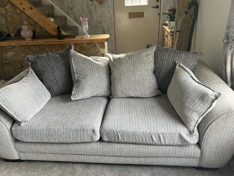 Sofa - Image 4 of 4