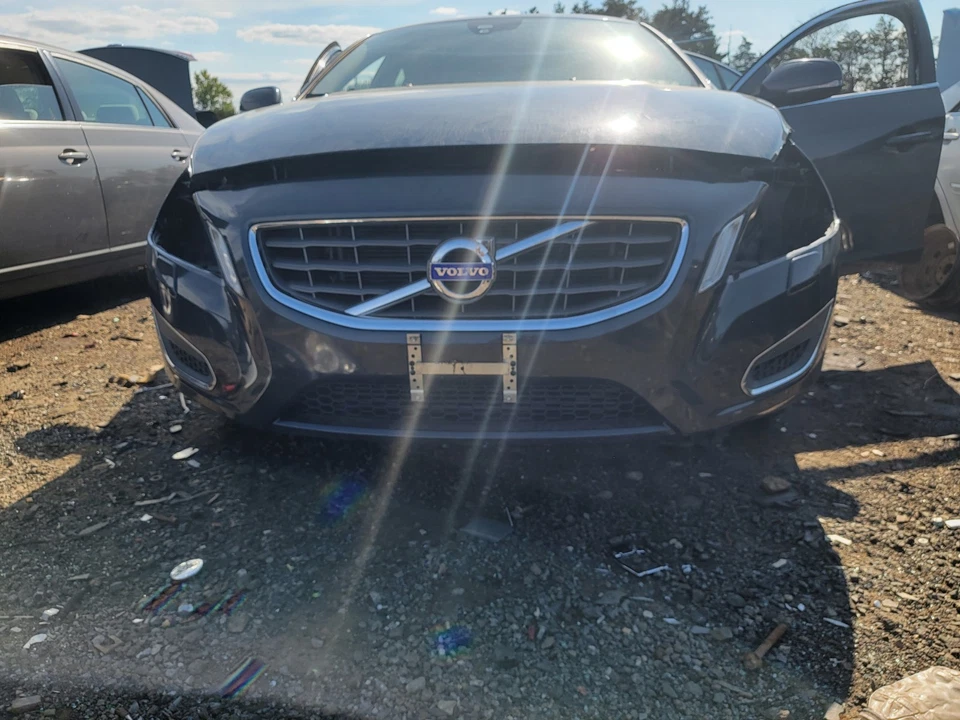 MONTAJE DE CAPUCHA Se adapta a 11-13 VOLVO SERIE S60 SEDÁN OEM GRIS 492 Foto 3 de 4