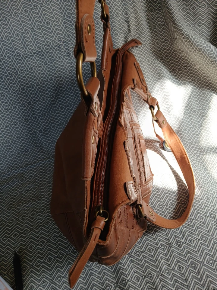 The Sak Brown Leather Purse  Large Boho Shoulder Bag EXCELLENT CONDITION  - Image 4 of 4