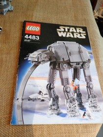 LEGO Star Wars: AT-AT (4483)  Minifigs and Manual