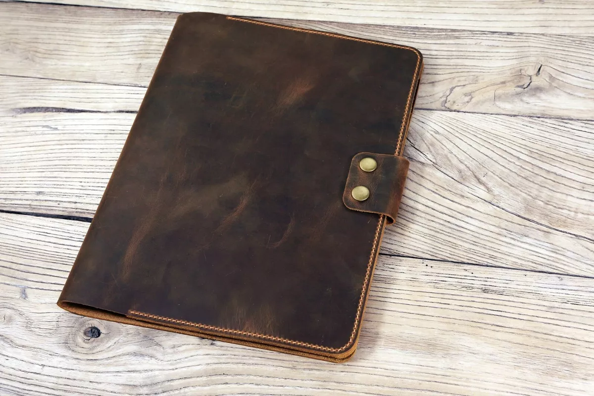 Leather on sale portfolio personalized