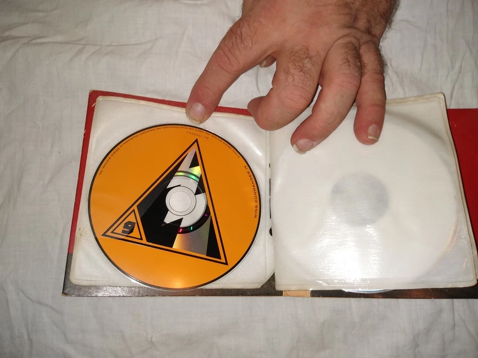 Wing Commander IV The Price of Freedom PC Game Book of CD's and Manual 1990's - Image 3 of 4