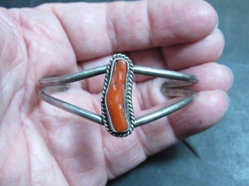 native American sterling coral bracelet - Picture 7 of 10