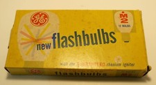 Vintage GE M2 Unused Flash Bulbs Qty 12 In Original 6 x 3 Box