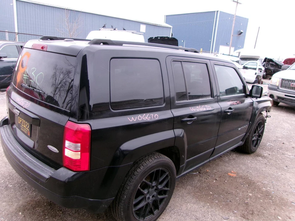 Used Fuel Pump fits: 2012 Jeep Patriot Pump Assembly tank mounted gasoline AWD G Foto 4 de 4