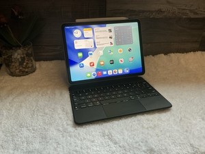 iPad Air with Keyboard and Pencil | eBay