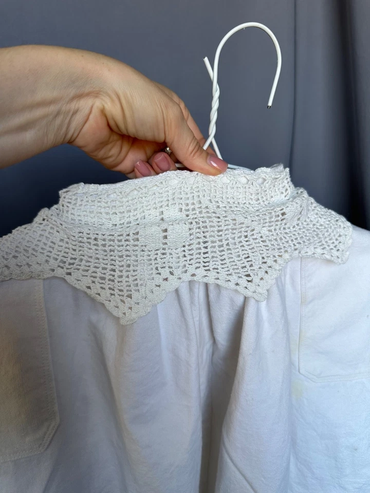 Blusa folclórica rumana de los años 20 • Camisa antigua de lino bordada a mano amante vintage Foto 4 de 4