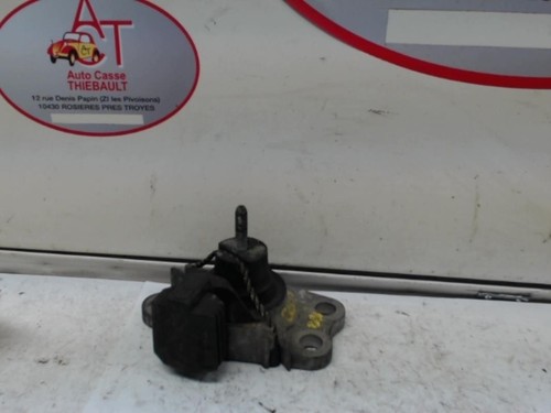 Support Moteur Droit Pour Renault Clio 2 Phase 1 1.9D - Pièce D'occasion En Bon état - Garantie 12 Mois