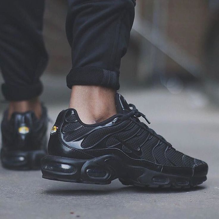 nike tn all black mens