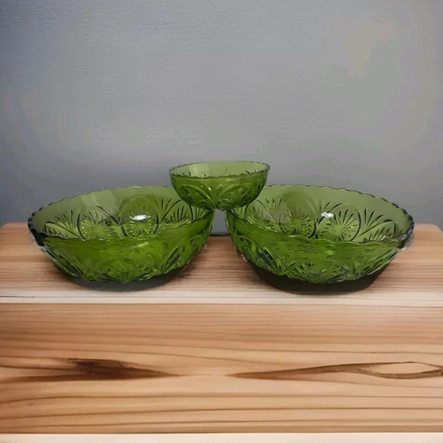 (3) Medallion Green Glass Bowls Anchor Hocking Star & Cameo Designs Vintage
