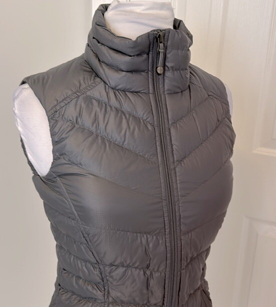 Athleta Downalicious  Gray Down Quilted Full Zip … - image 5