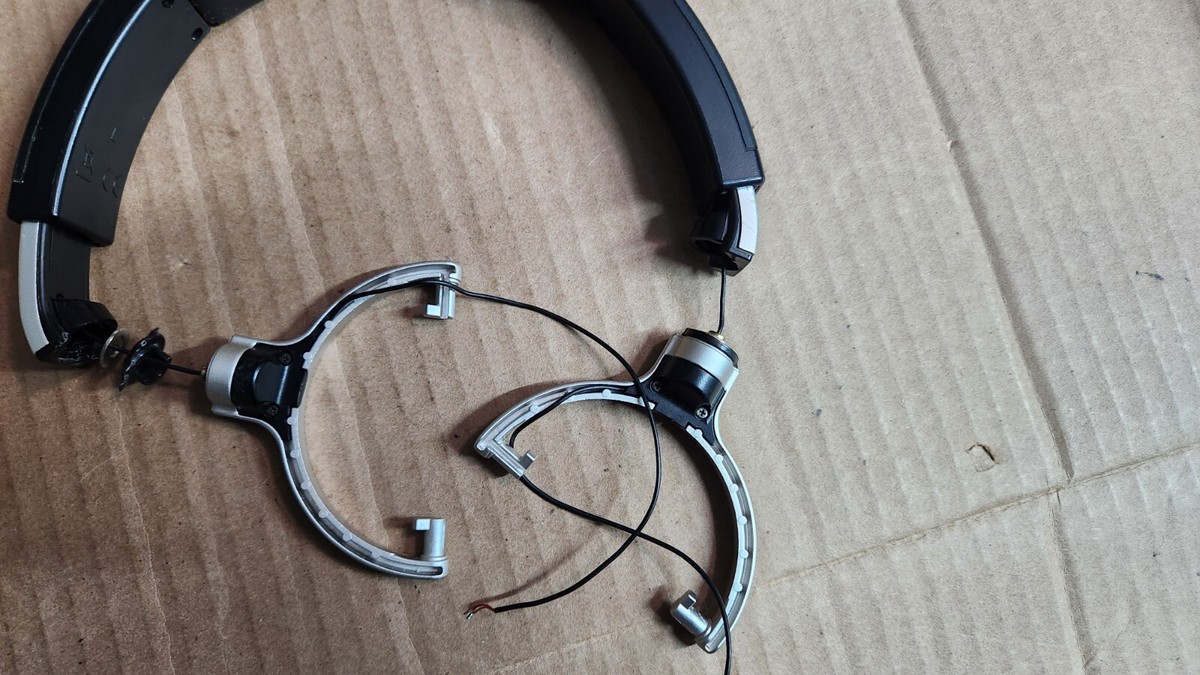 Parts* Audio-Technica ATH-M70x Broken Headband | eBay Parts* Audio-Technica ATH-M70x Broken Headband | eBay