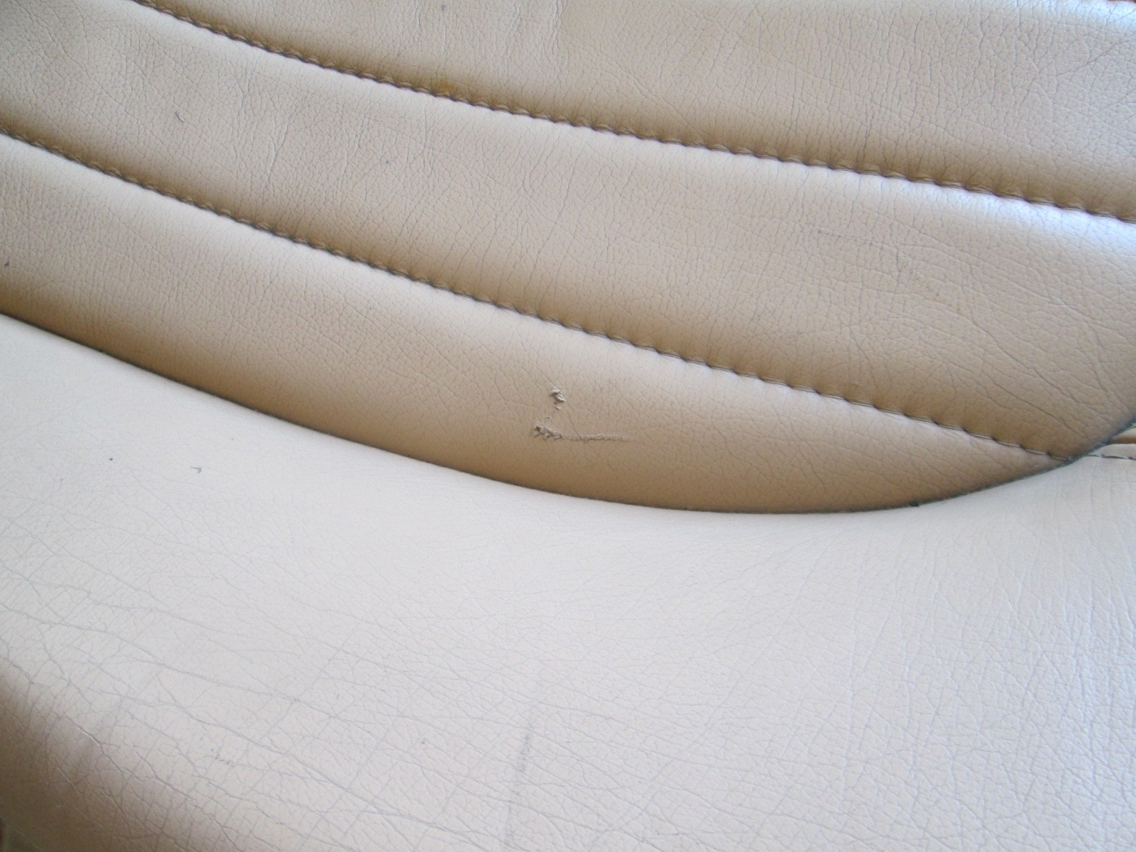 Maserati Coupe - RH / Passenger Seat w/ Rails / Guides Beige # 9811008