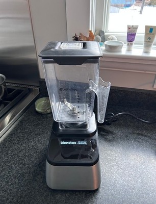 BLENDTEC CTB3 Designer 725 Digital Blender Stainless Black 90oz Jar Barely Used!