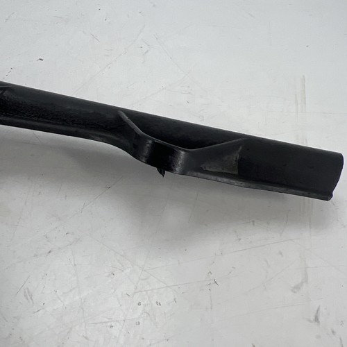 Aprilia RSV1000R 2007 Rear Brake Pipe Guard Pt.no Dis.106364 / AP8134781 #A1 - Picture 8 of 14