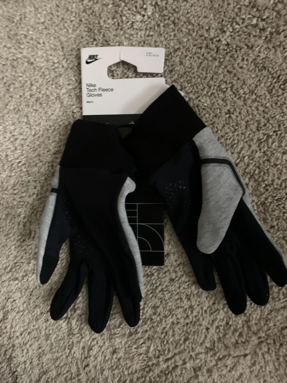 NIKE MENS TECH FLEECE GLOVES Size Small/Medium Tech Grey NWT