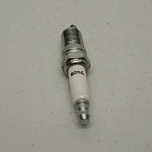 Champion 7408 Double Platinum Spark Plug – Smooth, Reliable Spark Performance - Image 2 of 4