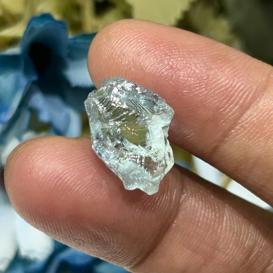 Piedra preciosa extraída de tierra áspera cruda sin tratar aguamarina azul natural 10,42 quilates Foto 2 de 4