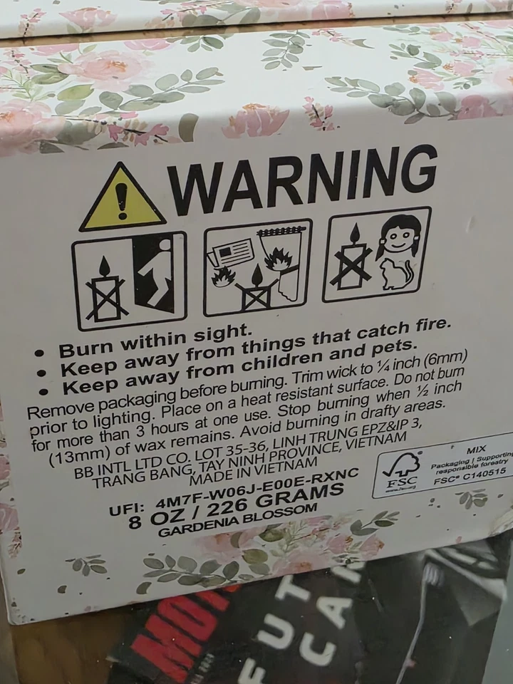 Laura Ashley Gardenia Blossom Scented Candle 8 Oz - Gift Box - Soy Blend - NEW - Image 4 of 4