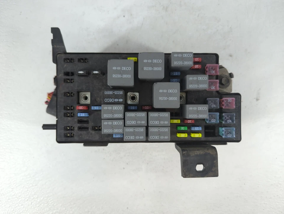 Módulo de relé de caja de fusibles Hyundai Sonata 2002-2005 91220-3d301 C79LG Foto 2 de 4