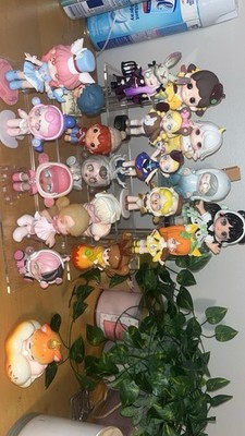 RANDOM MYSTERY BLIND BOX  FIGURE *READ DESCRIPTION*