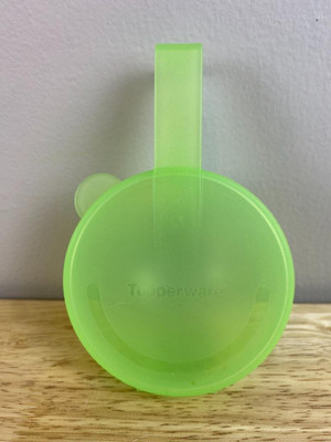 Tupperware Green Forget Me Not Onion/Tomatoe Keeper Hinged