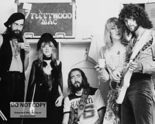 FLEETWOOD MAC LEGENDARY MUSIC GROUP - 8X10 PUBLICITY PHOTO (SS014)