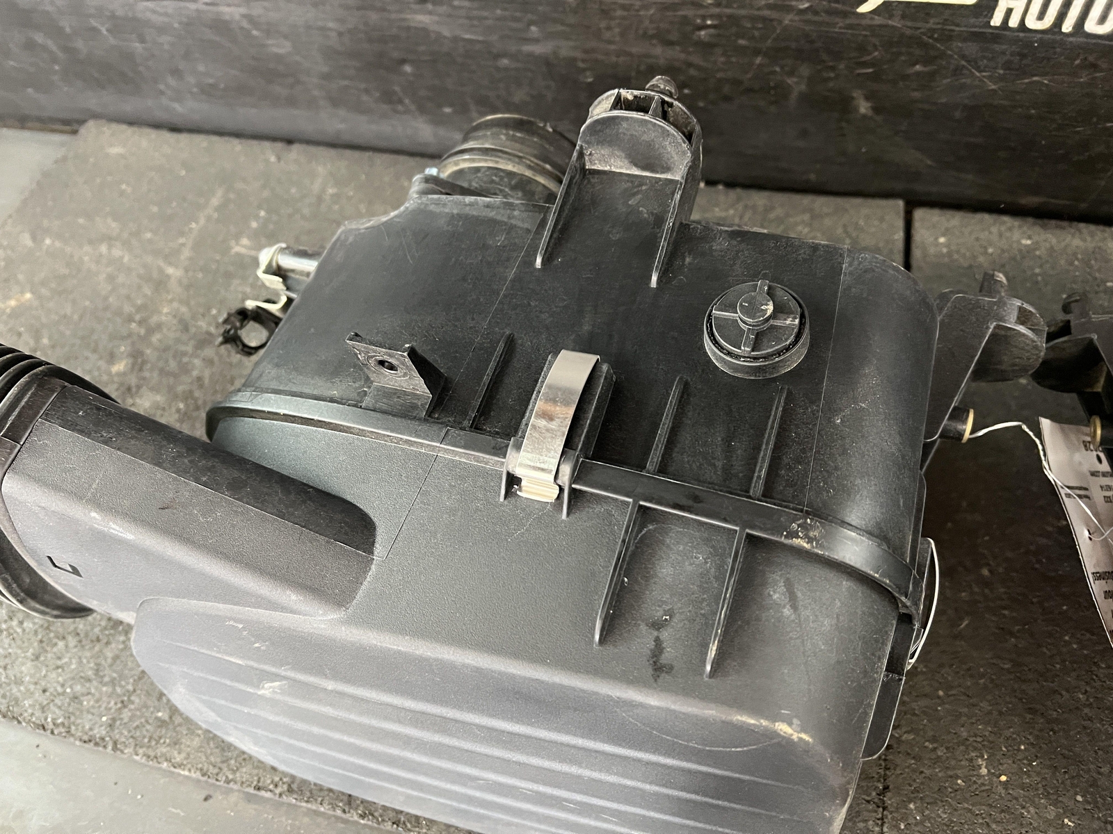 14-21 MASERATI GHIBLI 3.0L LEFT & RIGHT AIR INTAKE CLEANER FILTER BOX