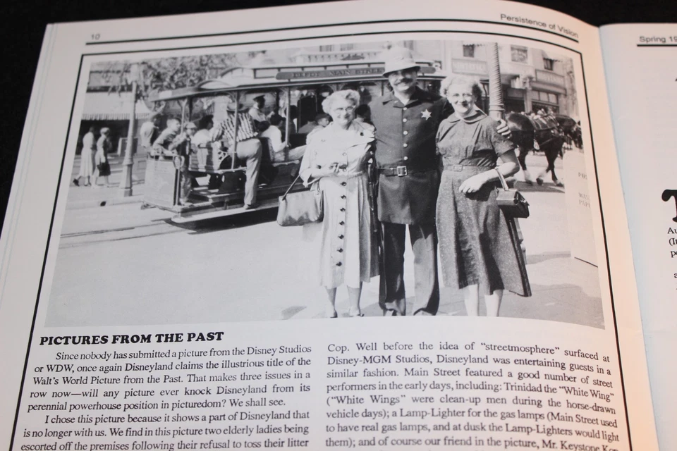 Walt Disney Persistence of Vision 1993 Alicia en el País de las Maravillas Atracción Disneyland Foto 4 de 4