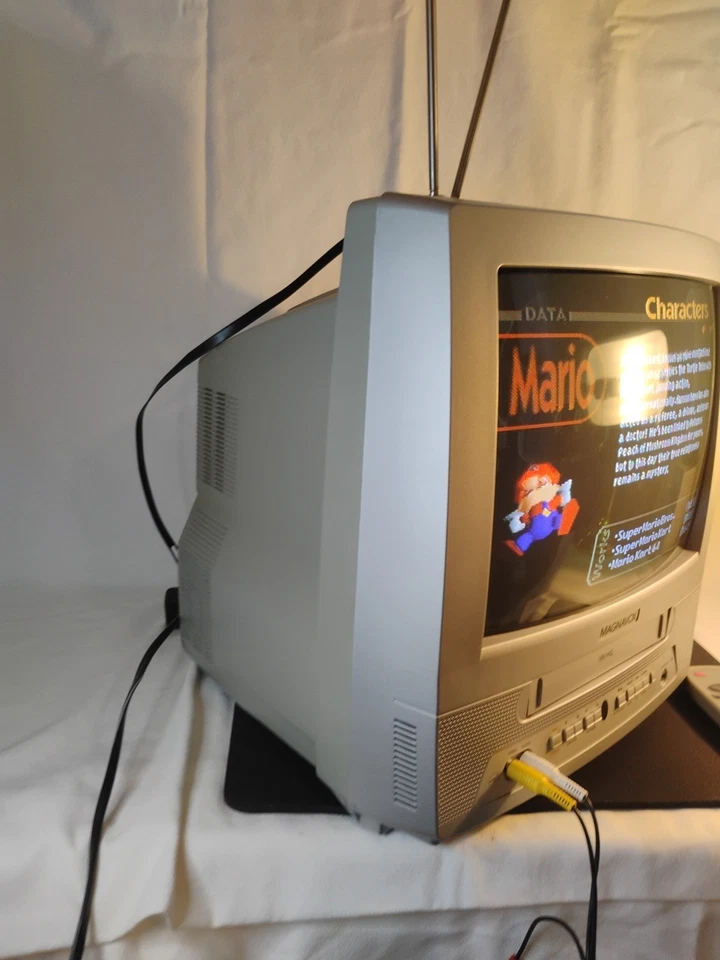 🔥Magnavox 13” Television TV/VCR Combo Retro Gaming TV W Remote VCR Not Working  - Image 3 of 4