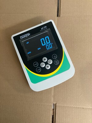 NEW OPEN BOX Oakton PH 700 Benchtop pH Meter -2 to 16 with Power Supply