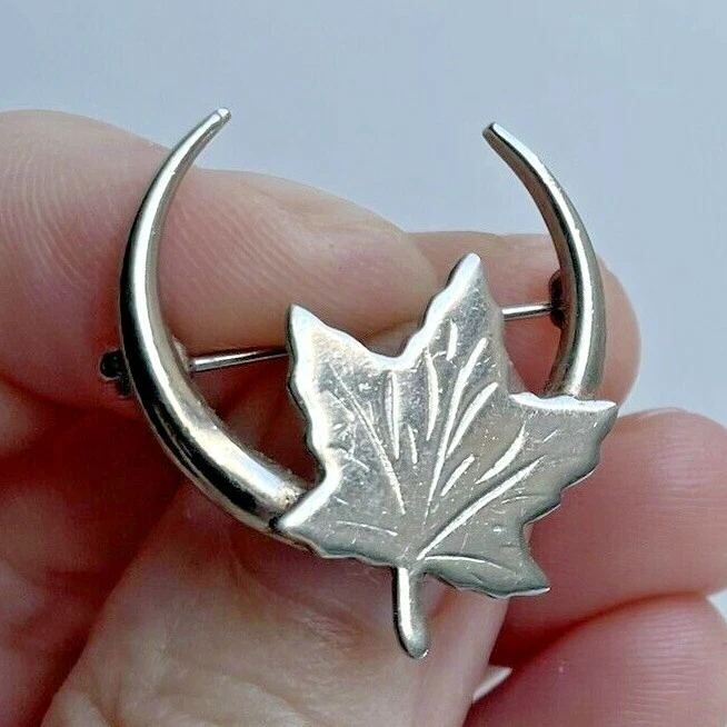 C shop clasp brooch