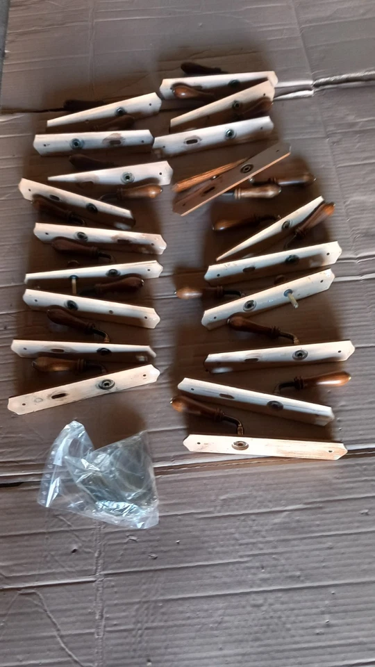 poignées de porte en bois et laiton + plaques de propreté - Photo 3/3