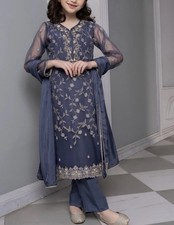 Girls' Indian/Pakistani Salwar Kameez Set Size 28. Three piece set