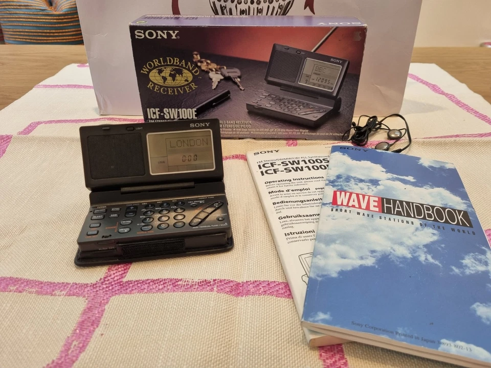 Sony ICF-SW100 World Band Radio, boxed, Softcase, Anleitung, Wave Handbuch