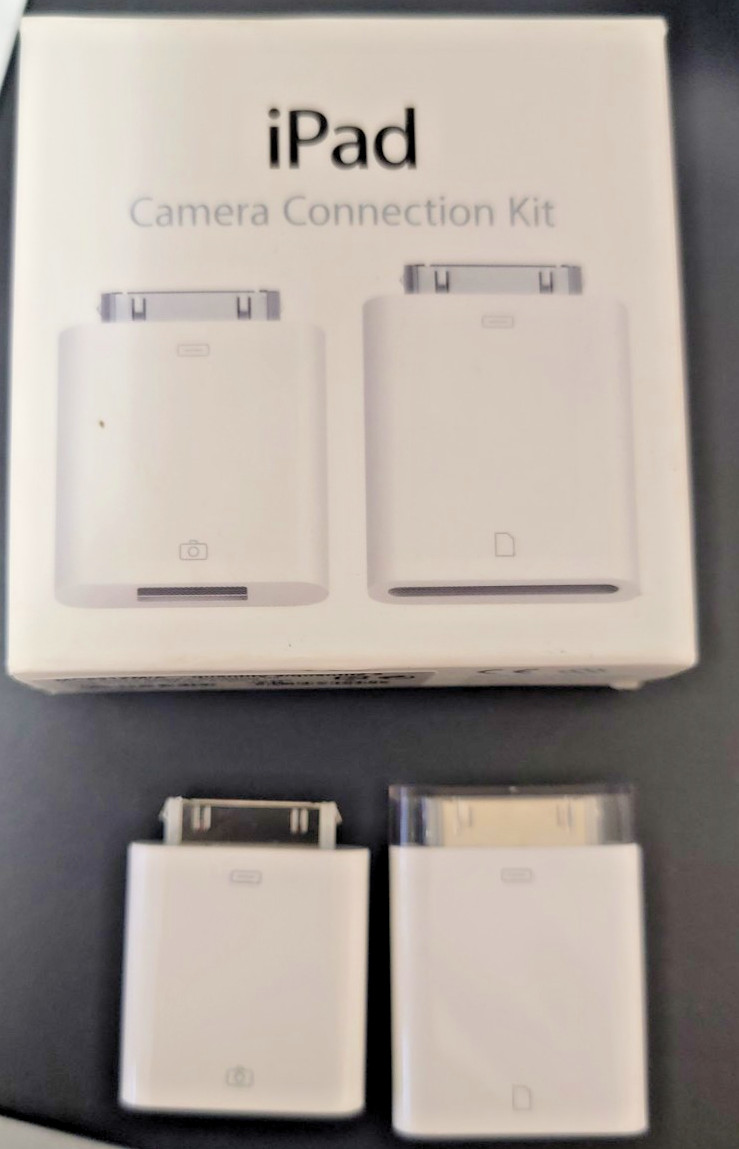 Apple iPad/iPod Camera Connection Kit - MC531ZM/A - 30-Pin USB & SD Card Reader