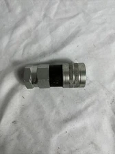 Old new stock Bobcat Part# 6680017 Hydraulic Coupling 1/4 " Coupler Female