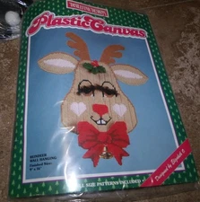 Distlefink Designs REINDEER Wall Hanging Plastic Canvas Kit  9" x 16"