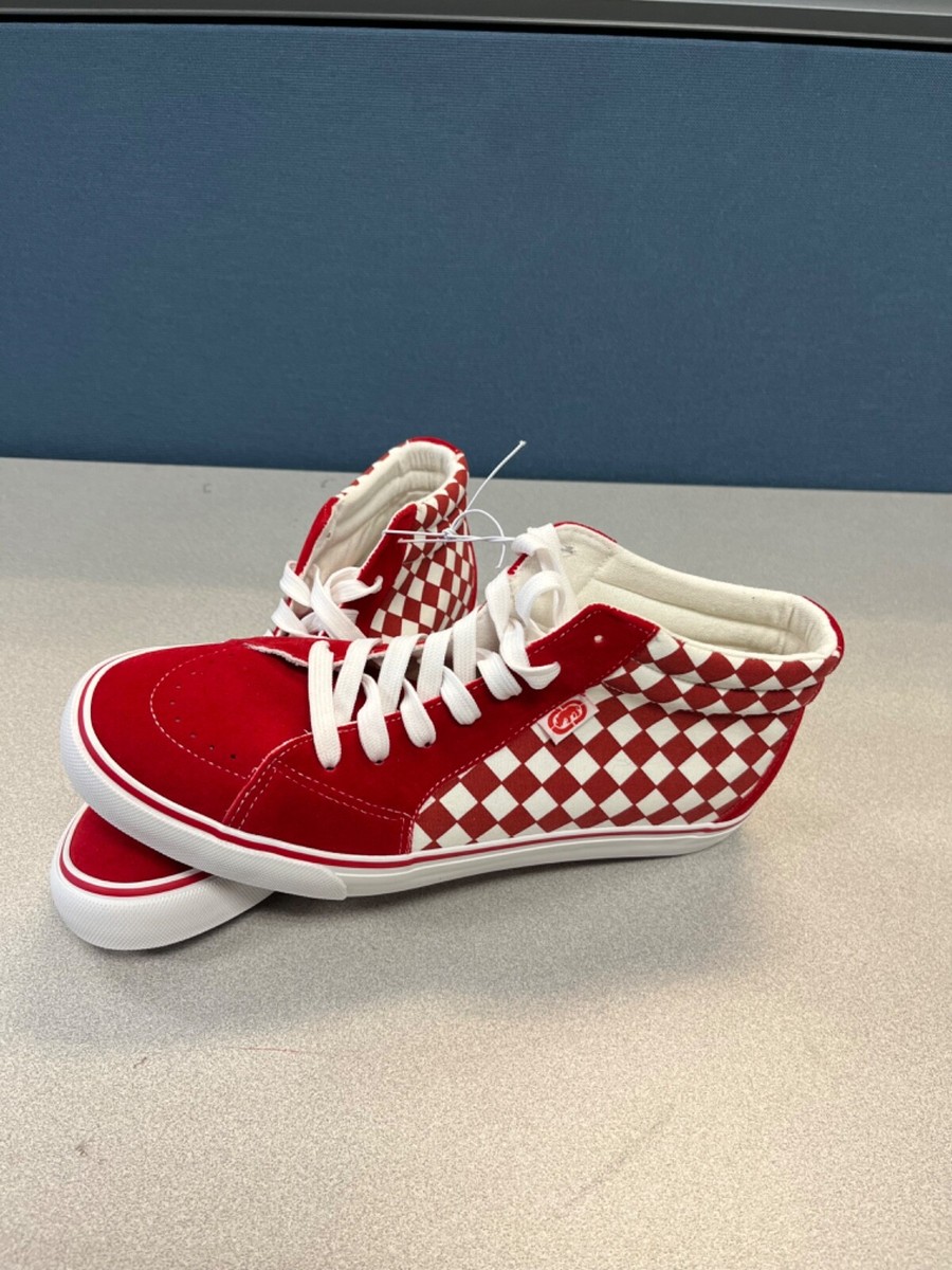 Ecko Unltd Red and White Checkered Skateboard SoCal Vans Life