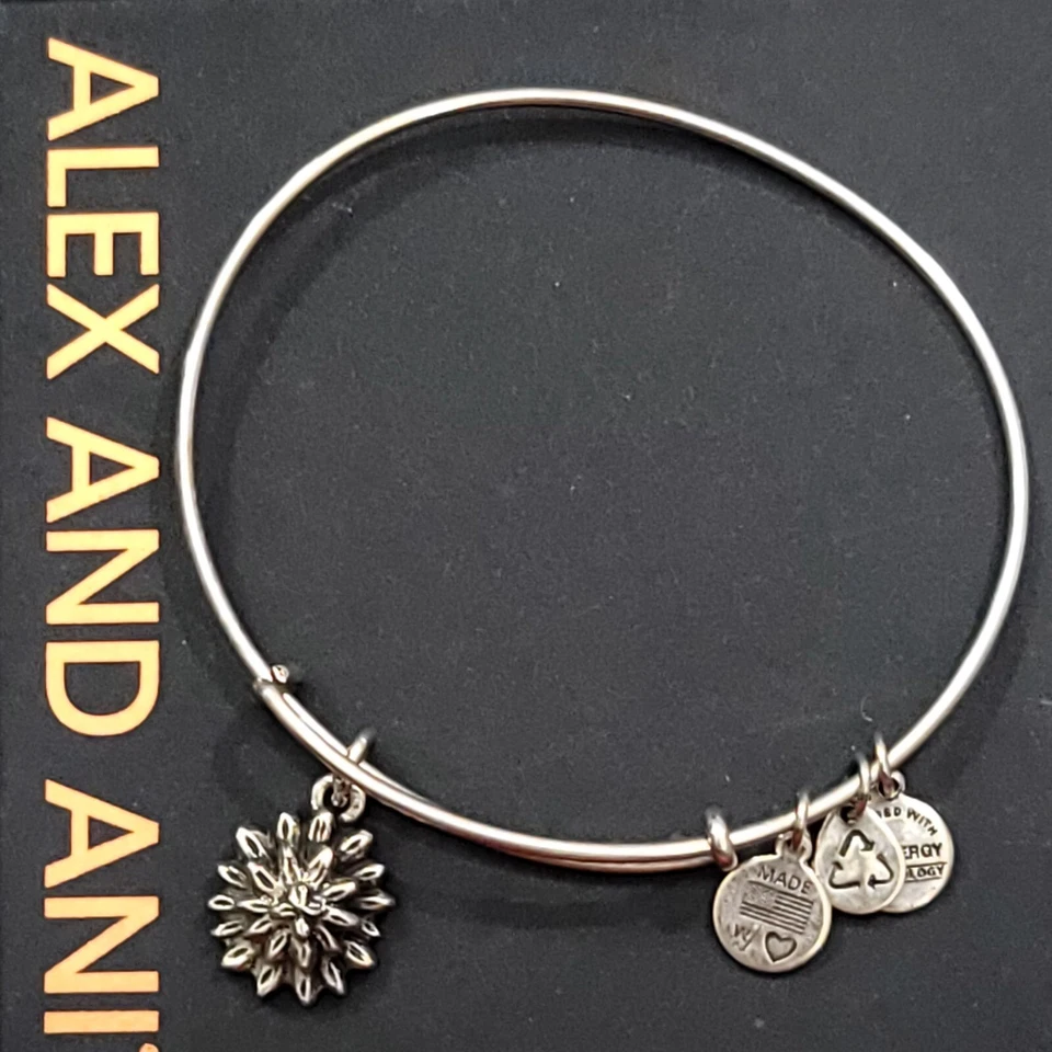 Браслет с брелоками с водяной лилией Alex and Ani  - Изображение 3 из 4