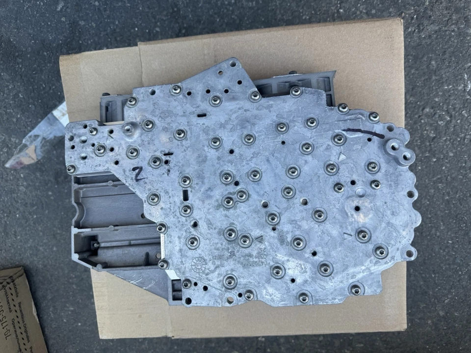 Genuine Mopar 2011-2018 Ram 2500 Front Valve Body Assembly 68033980AJ - Image 3 of 4